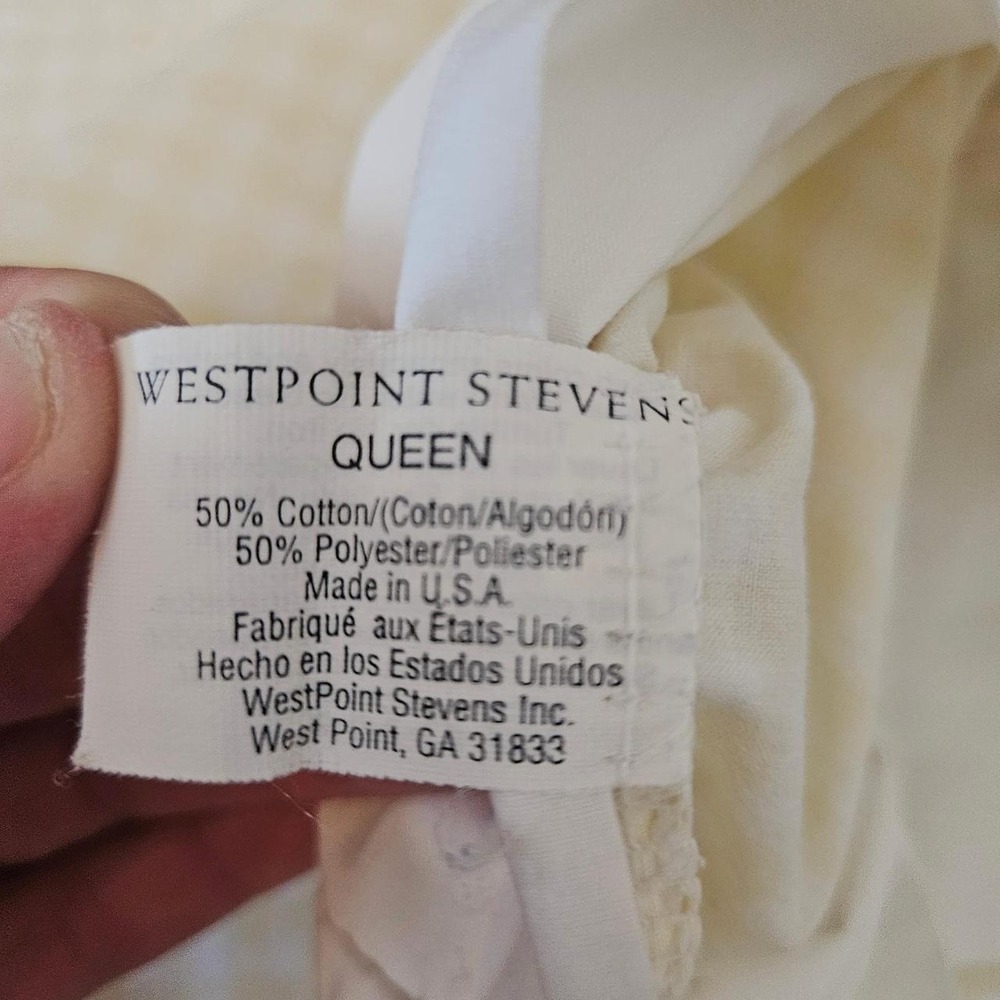 Vintage WestPoint Stevens Pair of Queen Pillowcases GinghamYellow White - Picture 4 of 6